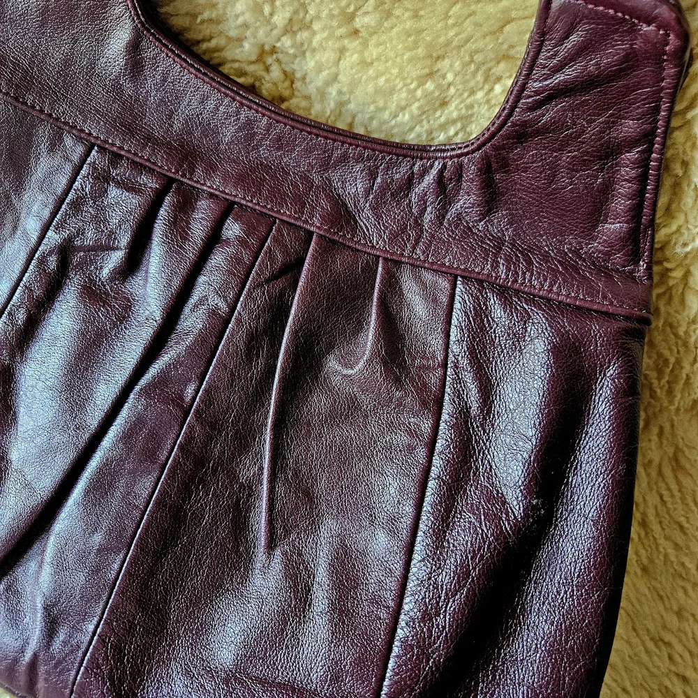 Elegant Early 1980s VINTAGE Burgundy Leather Satchel bag
